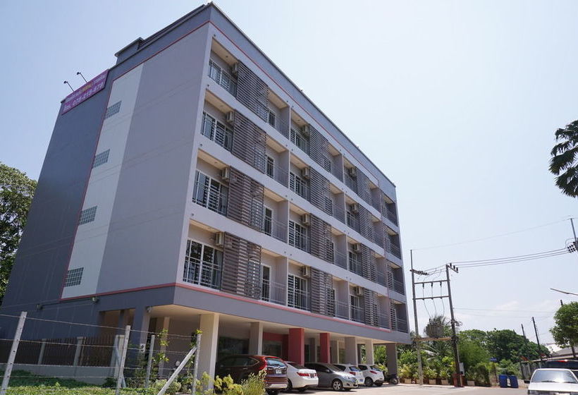 Hotel Chompu Nakarin Apartment