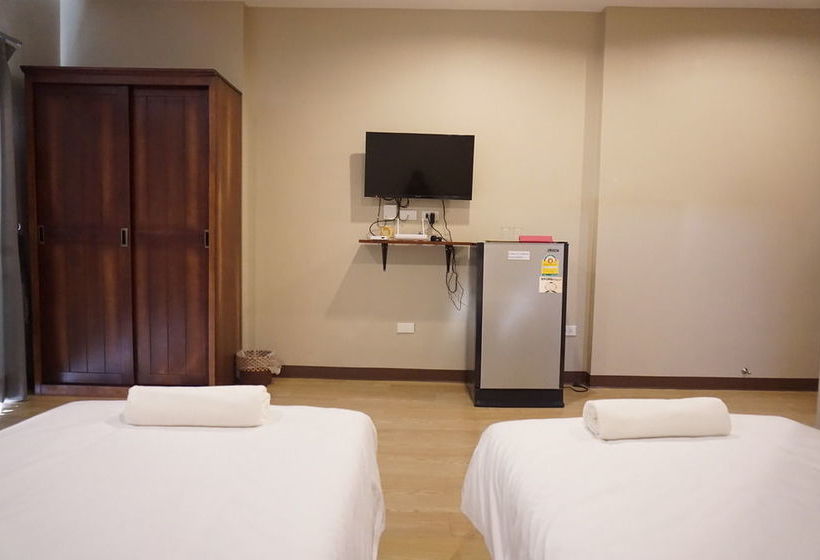 Hotel Chompu Nakarin Apartment 10