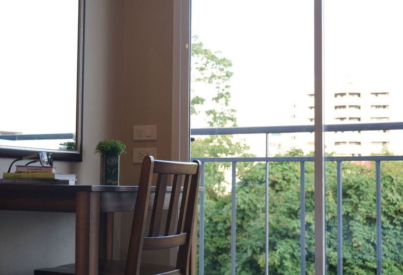 Hotel Chompu Nakarin Apartment 11