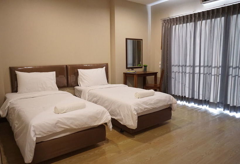 Hotel Chompu Nakarin Apartment 17