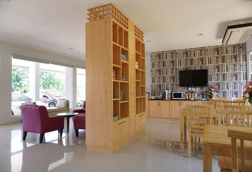 Hotel Chompu Nakarin Apartment 7