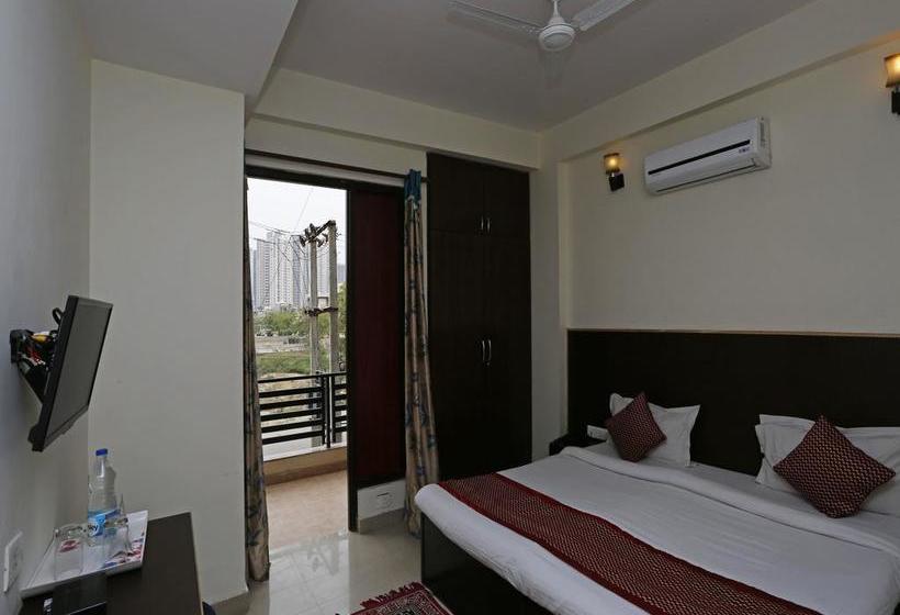 Hotel Oyo Rooms Noida Oidb Sector 70 10