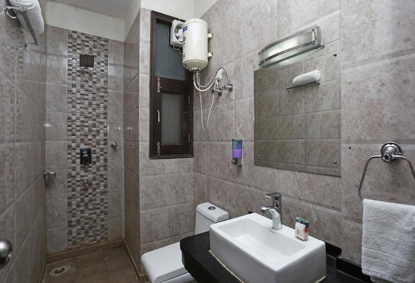 Hotel Oyo Rooms Noida Oidb Sector 70 15