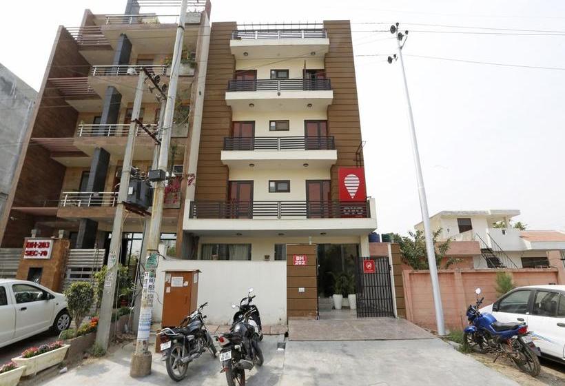 Hotel Oyo Rooms Noida Oidb Sector 70 7