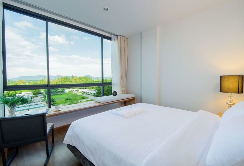 Hill Myna Condominium 11