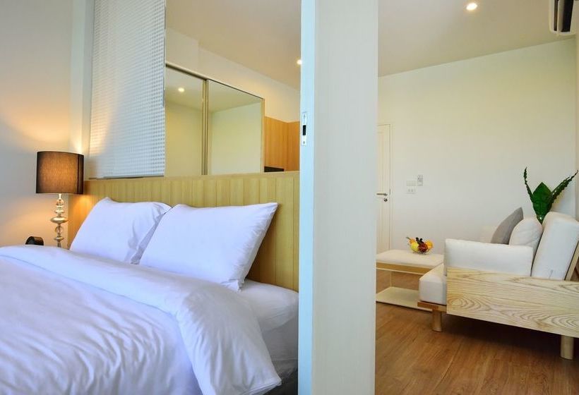 Hill Myna Condominium 6