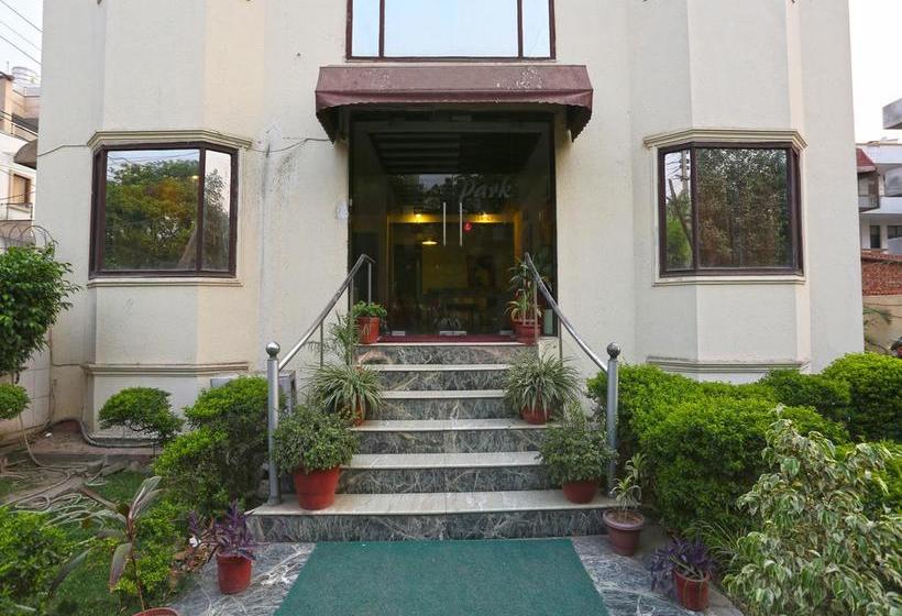 Hotel Oyo Flagship Huda City Centre 1