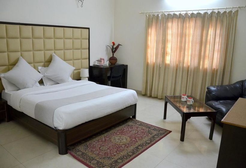 Hotel Oyo Premium Manoj Pandey Chowk 10