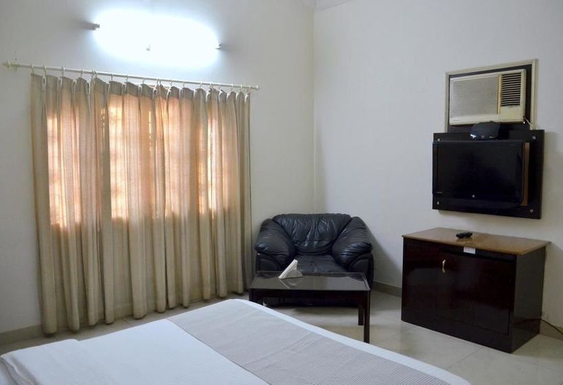 Hotel Oyo Premium Manoj Pandey Chowk 15