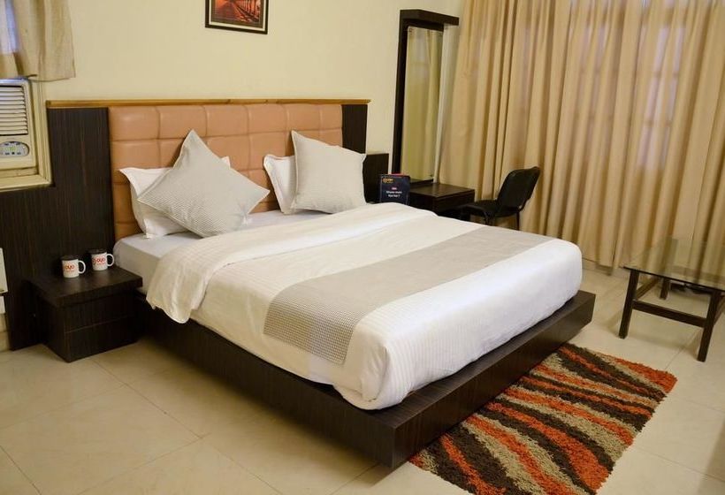 Hotel Oyo Premium Manoj Pandey Chowk 17