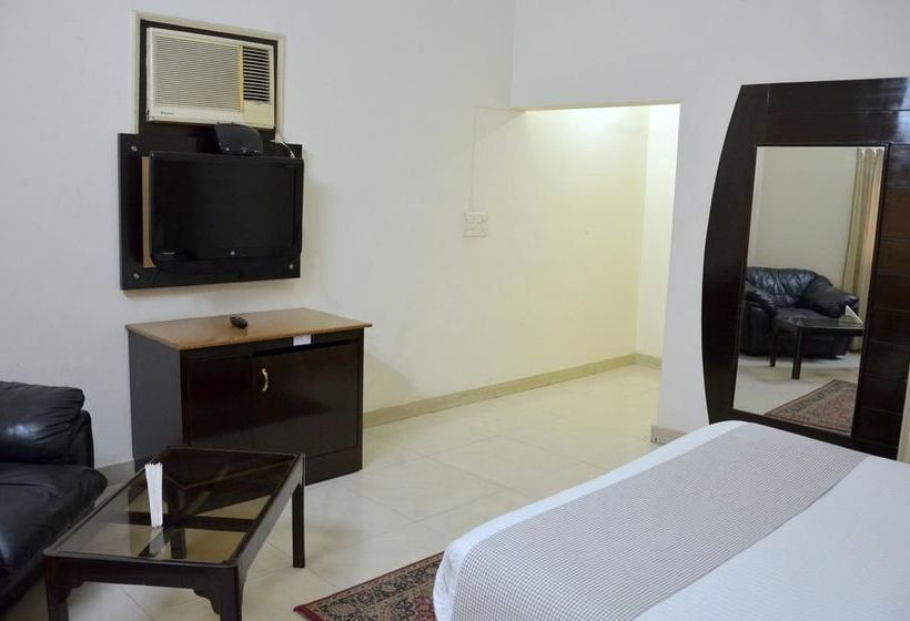 Hotel Oyo Premium Manoj Pandey Chowk 9