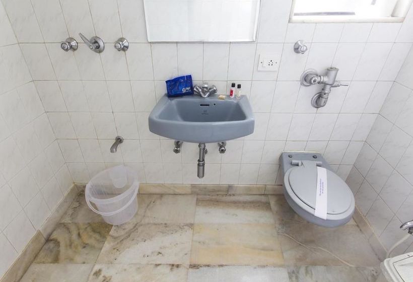 Hotel Oyo Premium Sion Railway Station 11