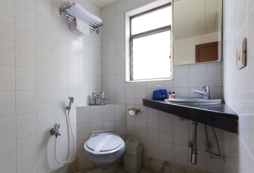 Hotel Oyo Premium Sion Railway Station 13