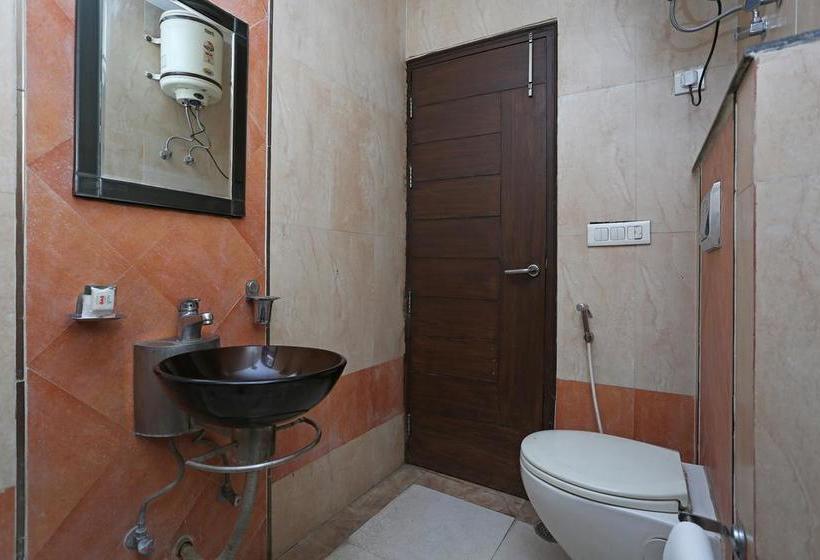 Hotel Oyo Rooms Sector 57 11