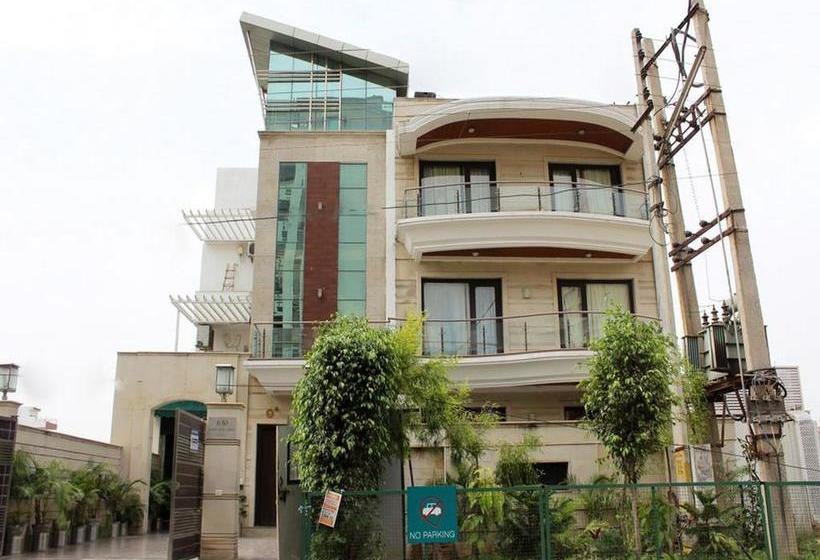 Hotel Oyo Premium Cyber City Phase 3 12