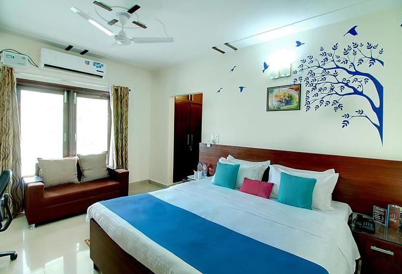 Hotel Oyo Premium Cyber City Phase 3 3