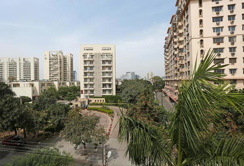 Hotel Oyo Rooms Near Akashneem Marg 6