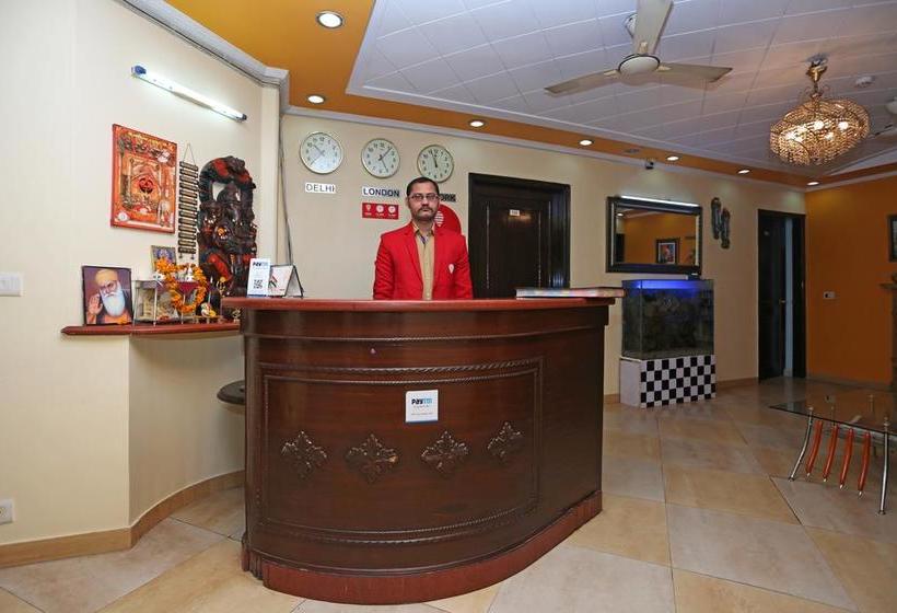 Hotel Oyo Rooms Near Akashneem Marg 7