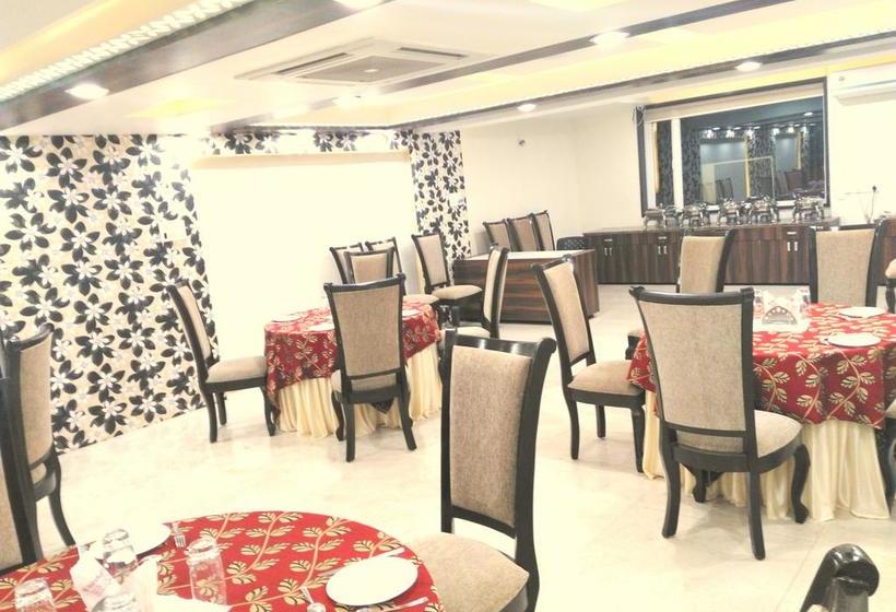 Hotel Oyo Premium Hanuman Mandir 10