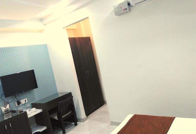 Hotel Oyo Premium Hanuman Mandir 12