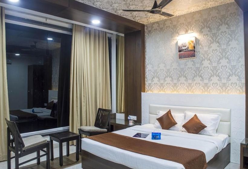 Hotel Oyo Premium Hanuman Mandir 16