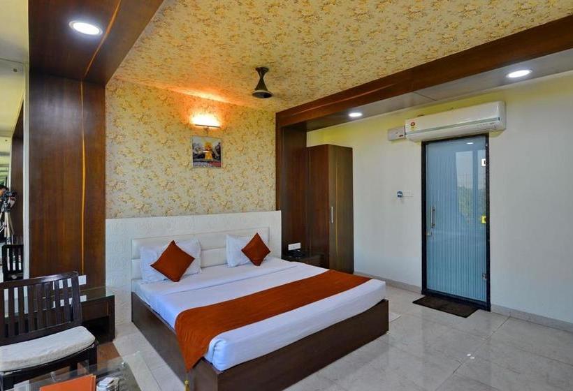 Hotel Oyo Premium Hanuman Mandir 4