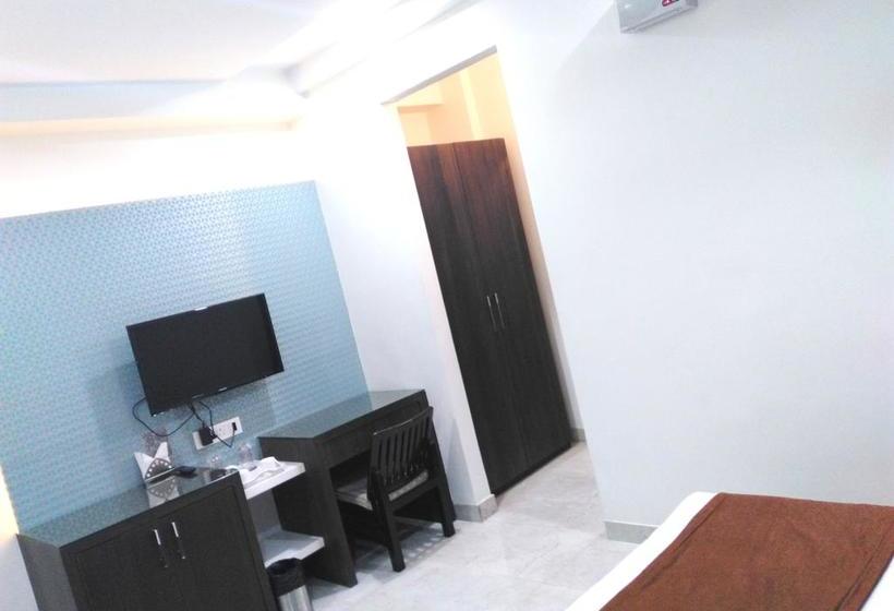 Hotel Oyo Premium Hanuman Mandir 9