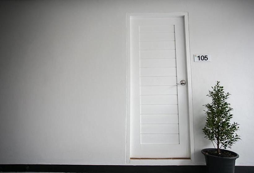 Hotel The Season Residence 5