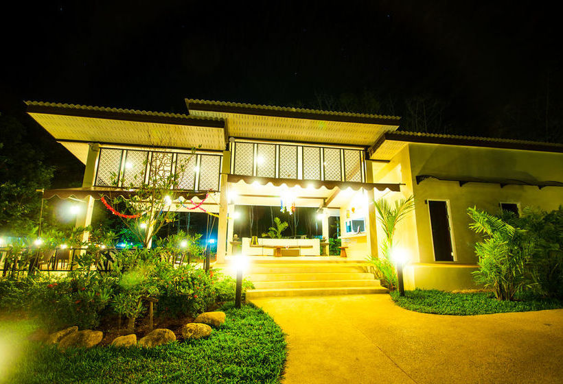 Hotel Chomphu Resort 4