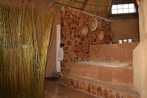 Hotel The Ostrich Manor 11