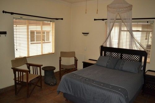 Hotel The Ostrich Manor 4