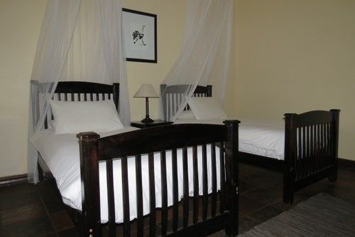 Hotel The Ostrich Manor 7