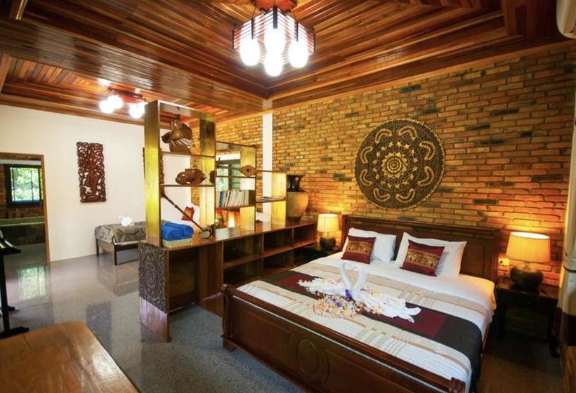 Khao Sok Hotel & Spa 11