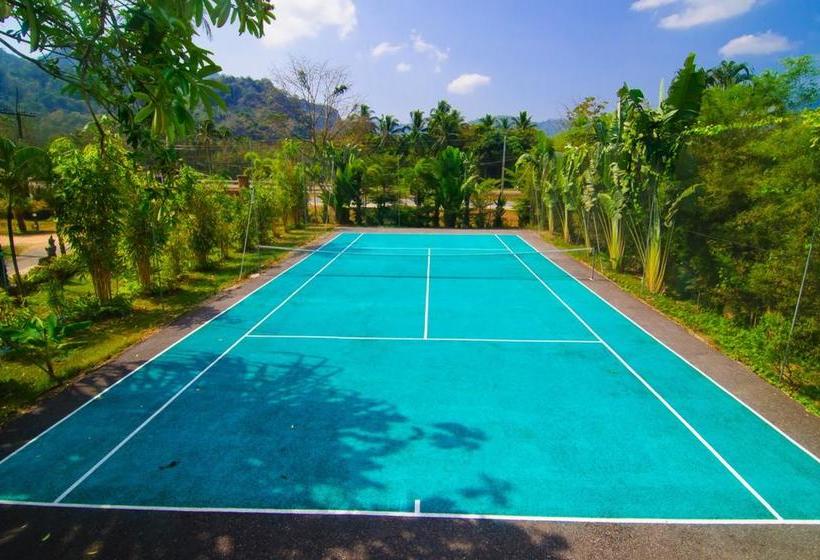 Khao Sok Hotel & Spa 12