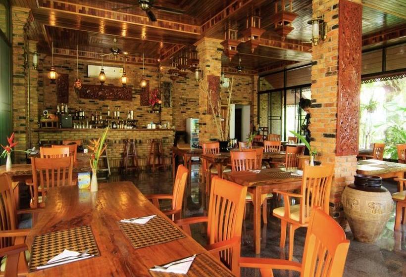 Khao Sok Hotel & Spa 13