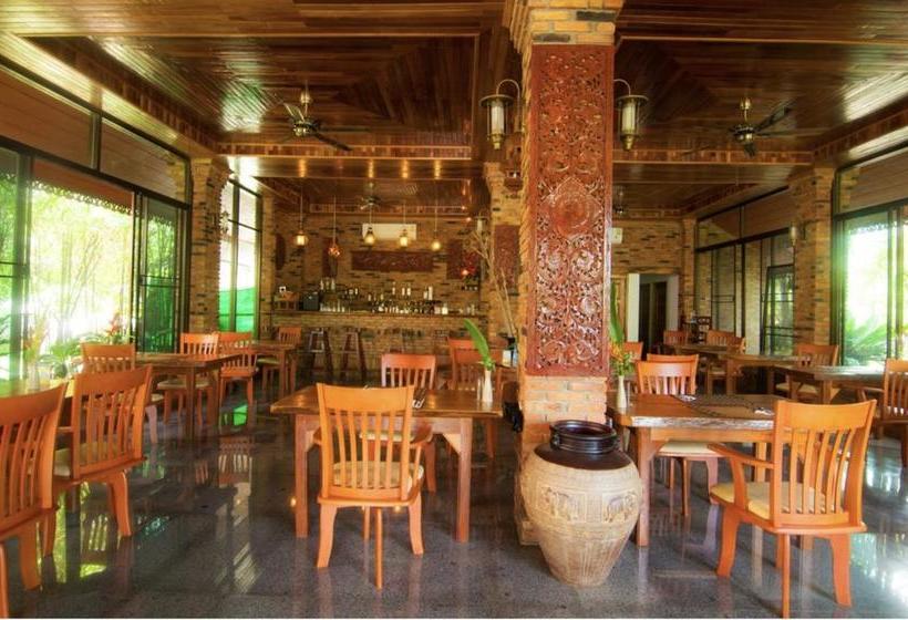 Khao Sok Hotel & Spa 17