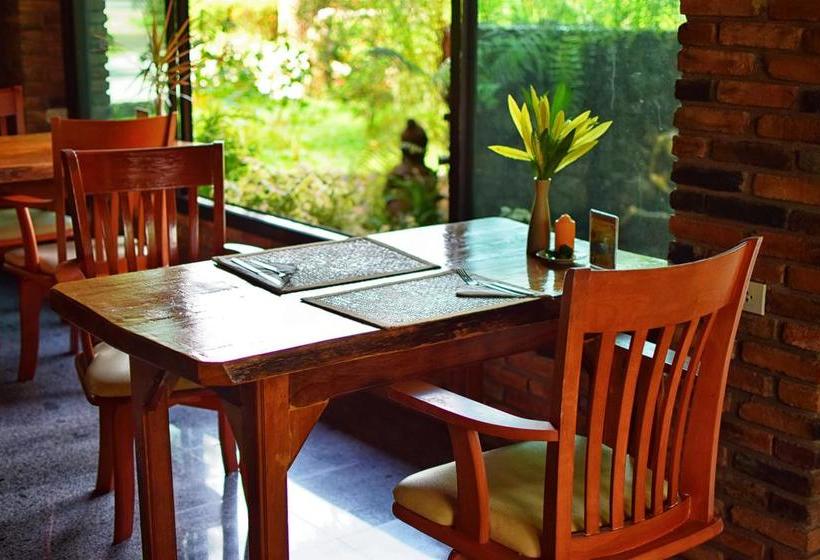 Khao Sok Hotel & Spa 7