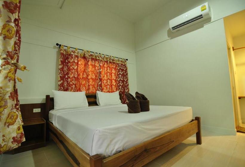 Phi Phi Twin Palms Bungalows 10