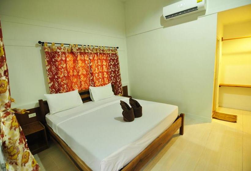 Phi Phi Twin Palms Bungalows 6