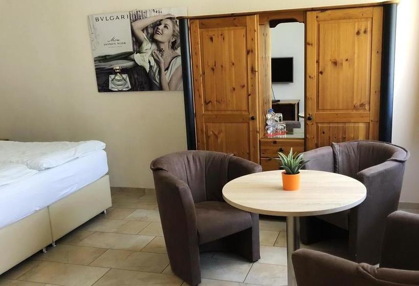 Hotel Zierow - Reiterhof 8