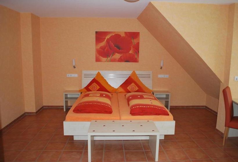 Hotel Gasthof Goldener Engel 11