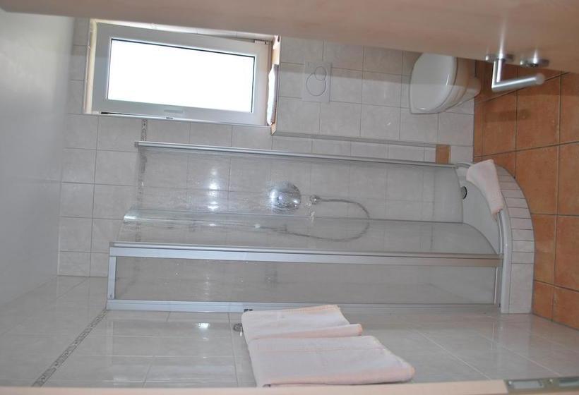 Hotel Gasthof Goldener Engel 8