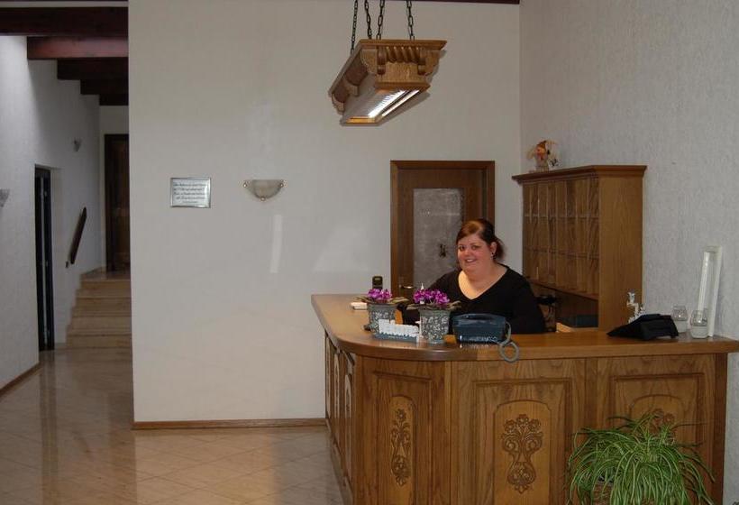 Hotel Am Weißdornbusch 5