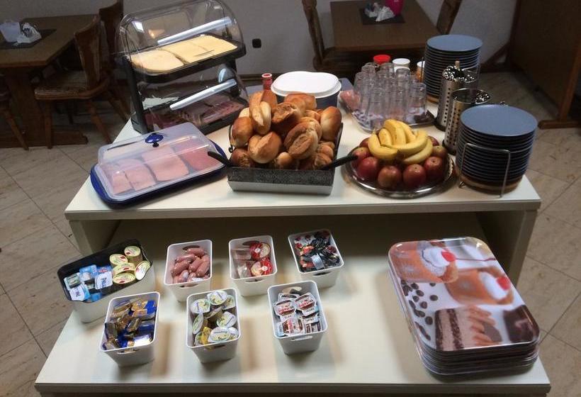 Hotel Am Weißdornbusch 6