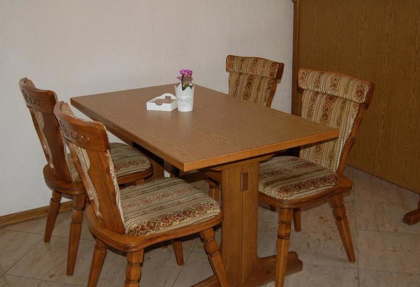 Hotel Am Weißdornbusch 9