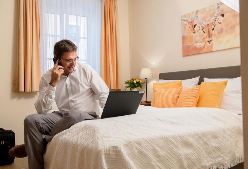 Hotel Münchner Hof 13