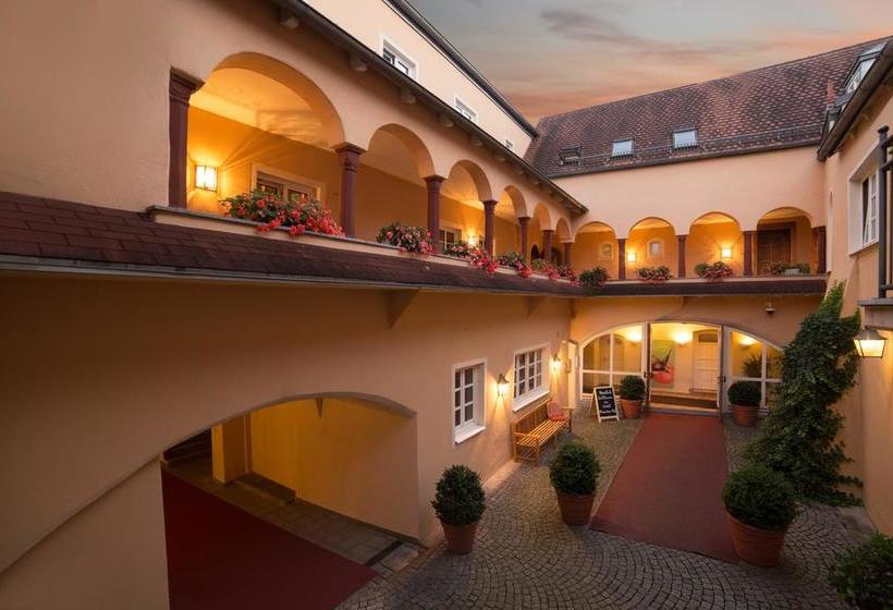 Hotel Münchner Hof 18