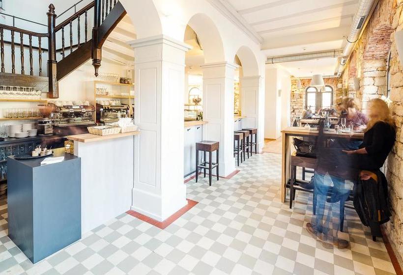 Ox Hotel Altes Spital 3