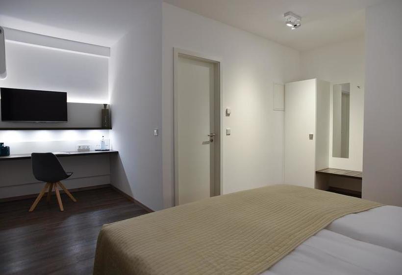 Hotel Guesthouse Lichtenau 8