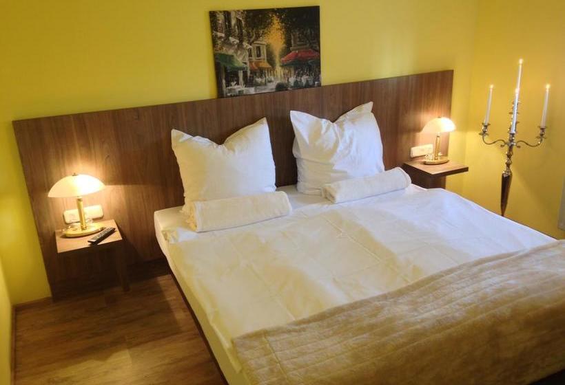 Hotel Zum Berggarten 11